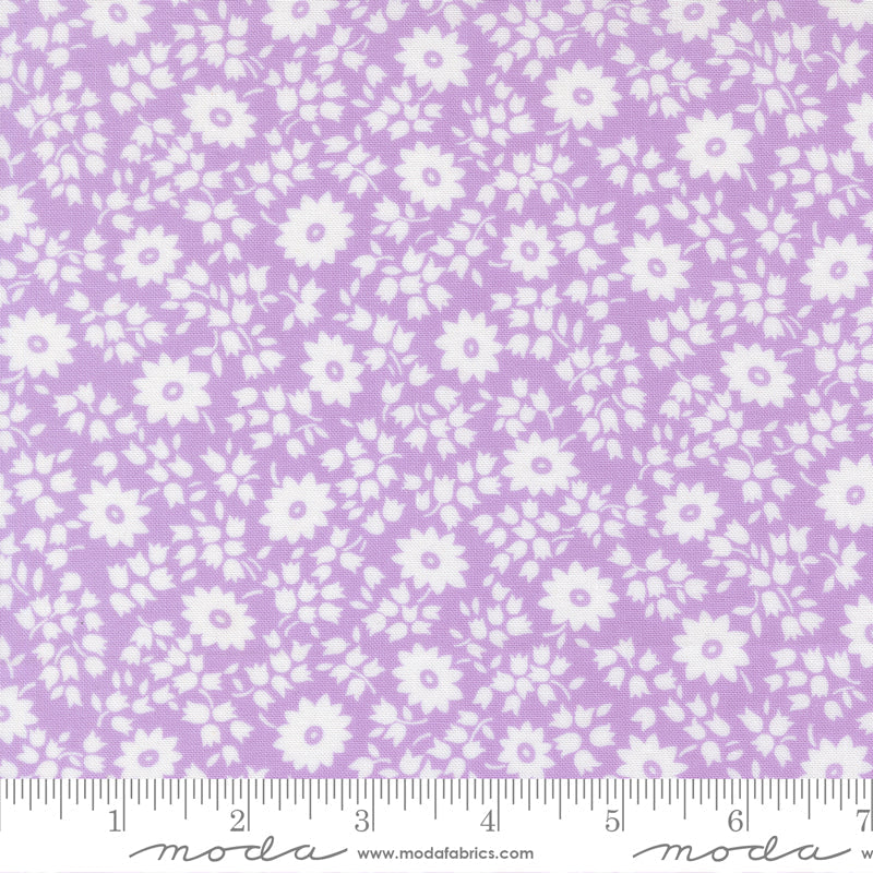30s Paytime Perky Posies Florals Lilac by Linzee McCray for Moda Fabrics 23372-12 scale