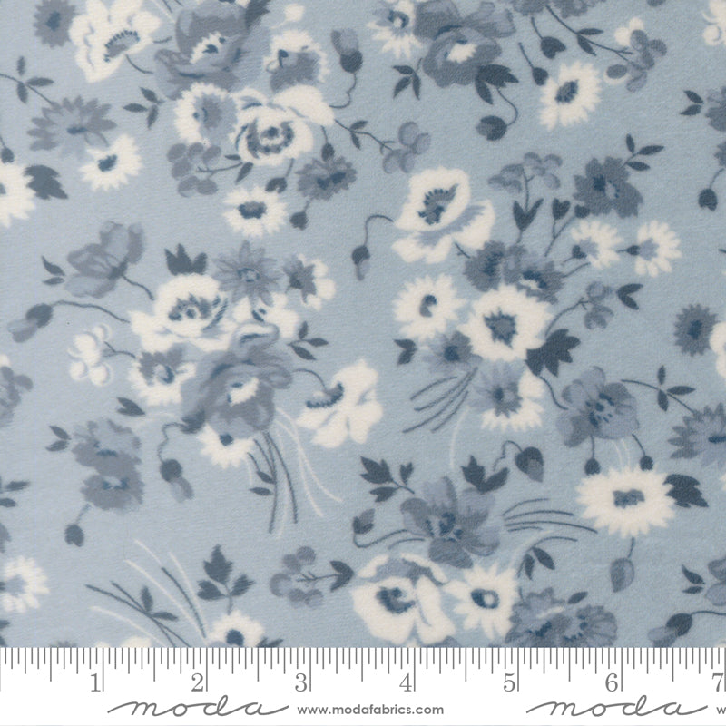 Nantucket Summer Quilt Cuddle Somerset Florals LIGHT BLUE by Camille Roskelley for Moda 55260-24QC scale