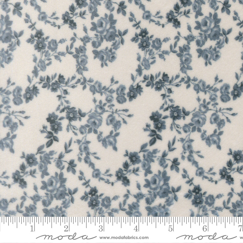 Nantucket Summer Quilt Cuddle Surfside Florals CREAM LIGHTBLUE by Camille Roskelley for Moda 55263-24QC scale