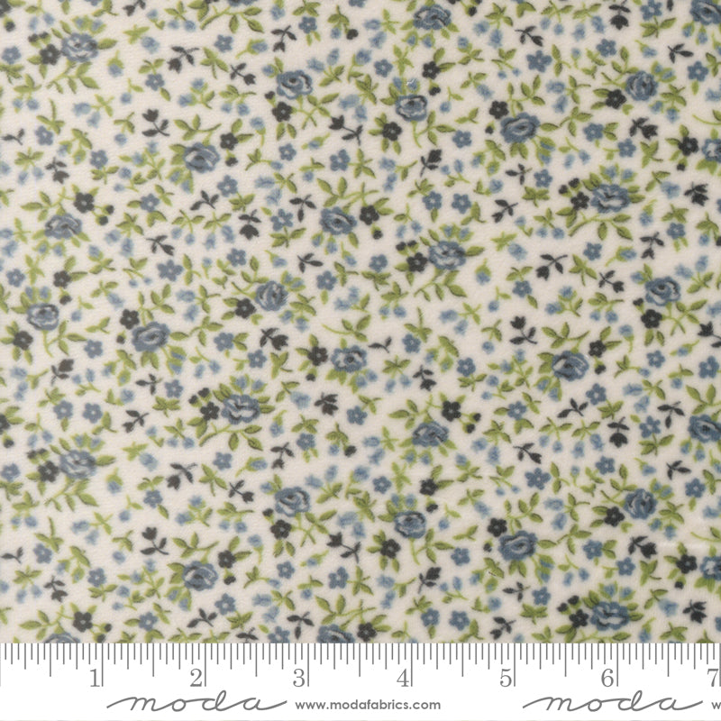 Nantucket Summer Quilt Cuddle Meadow Small Floral CREAM BLUE by Camille Roskelley for Moda 55277-11QC scale